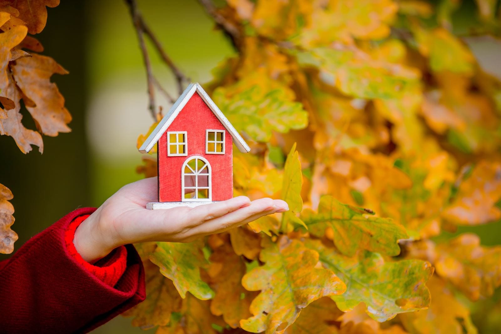 How does our fall and winter real estate market change